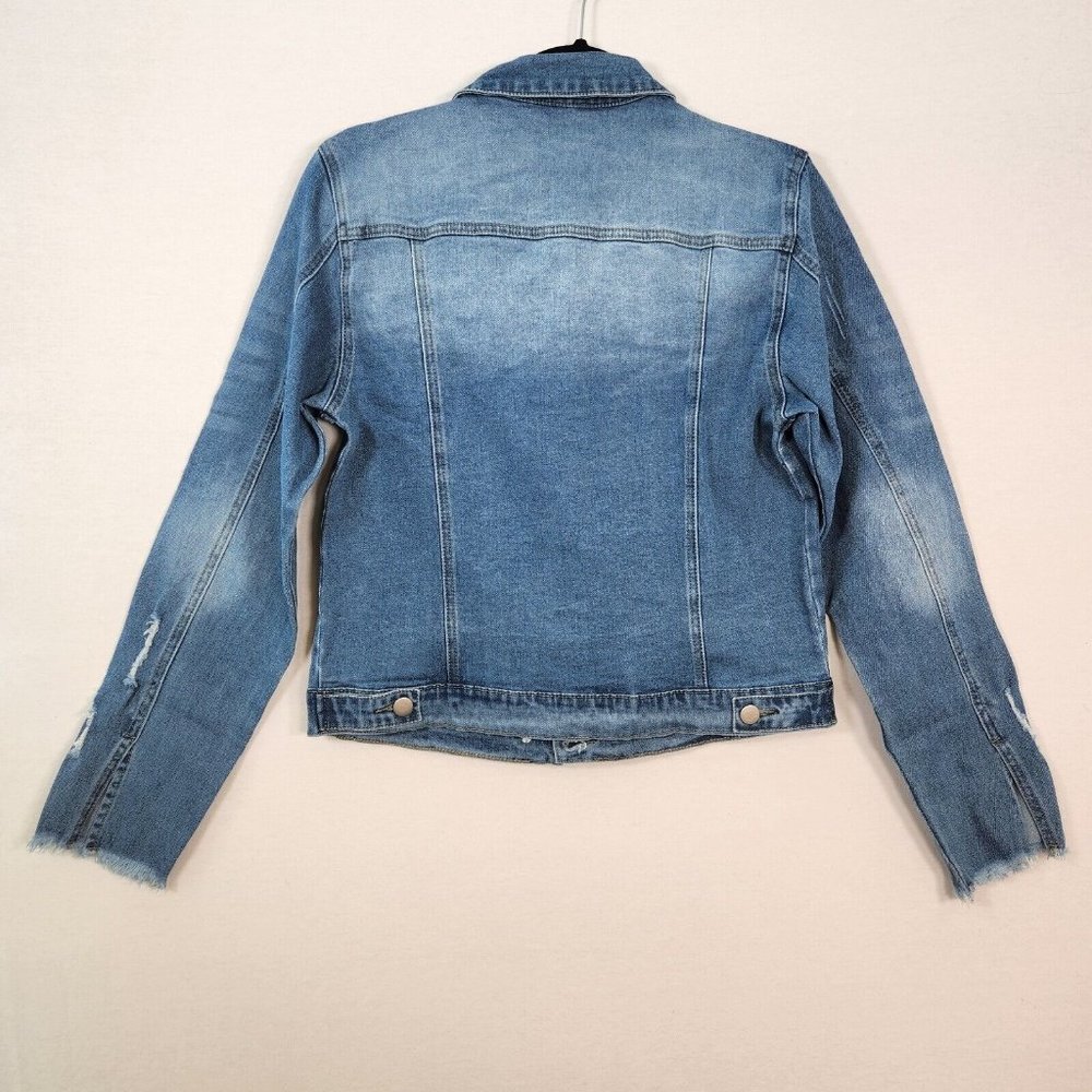 Women's Blue Denim Jean Jacket Size Medium Button Down Distressed New No tag - Picture 2 of 8